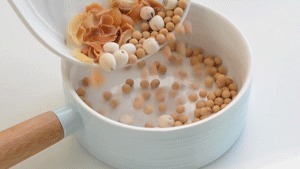 自制豆浆是用干豆还是湿豆跟我做，1天1杯，神清气爽，安心入睡