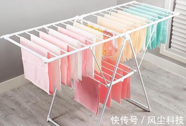 衣服|阳台和客厅打通后,衣服晾哪里?5种办法解决,让你不再困扰!