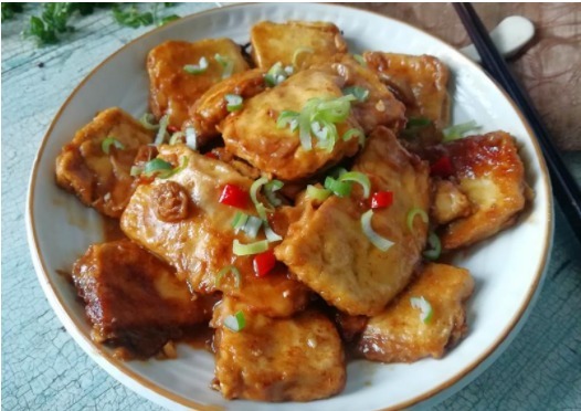 半碗面粉，一块豆腐，两个鸡蛋，教你豆腐独特做法，和吃肉一样香