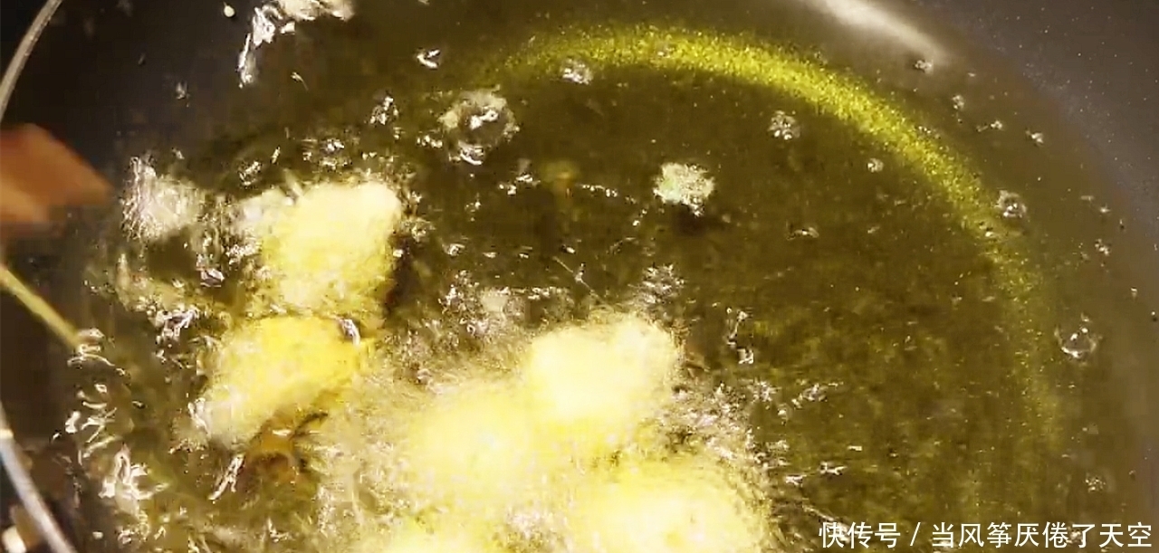 炸丸子,记住不要放面粉跟淀粉,教你一个做法,外酥里嫩不吸油