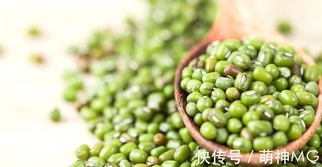 高血压患者|患高血压后,一日三餐常吃4种食物,可能让血压稳定不升高