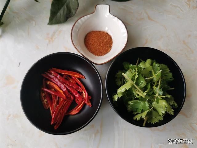 家宴|鸡肉超好吃的做法，不炸也不炖，元旦家宴做一盘，保证受欢迎