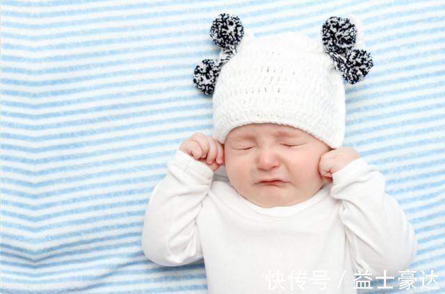 纸尿裤|宝宝睡醒后这几个表现,说明智商高,你家宝宝有吗