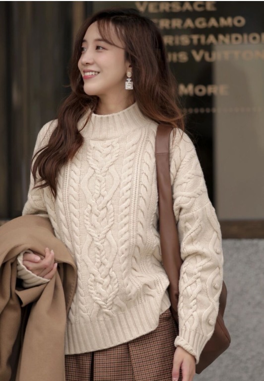 时髦|冬天的“毛衣”该怎么穿?建议搭配半身裙,让你温柔时髦有女人味