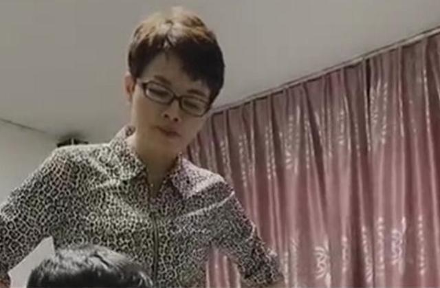 杨女士|“最硬核妈妈”火了,只用一招让孩子乖乖写作业,网友:值得学习