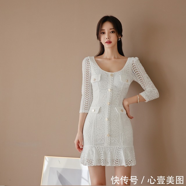 象牙|女神孙允珠高清时尚搭配:波浪流花象牙镂空彩曦鱼尾裙