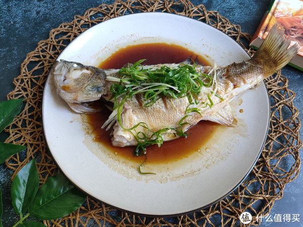 鱼肉|做清蒸鱼时，记住“2不放2窍门”，鱼肉鲜嫩无腥味，越吃越香