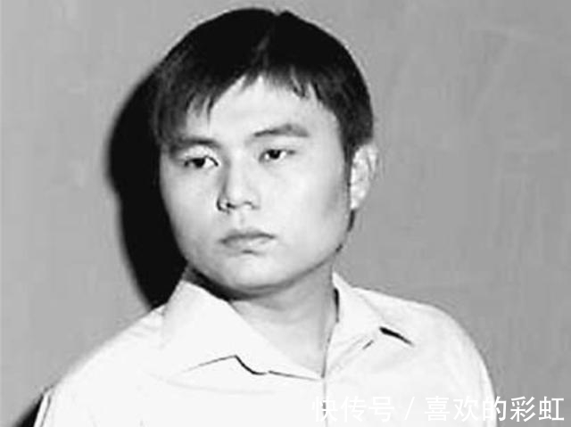 明朝那些事儿#22岁公务员“一书封神”,3年赚4100万,跻身作家富豪榜