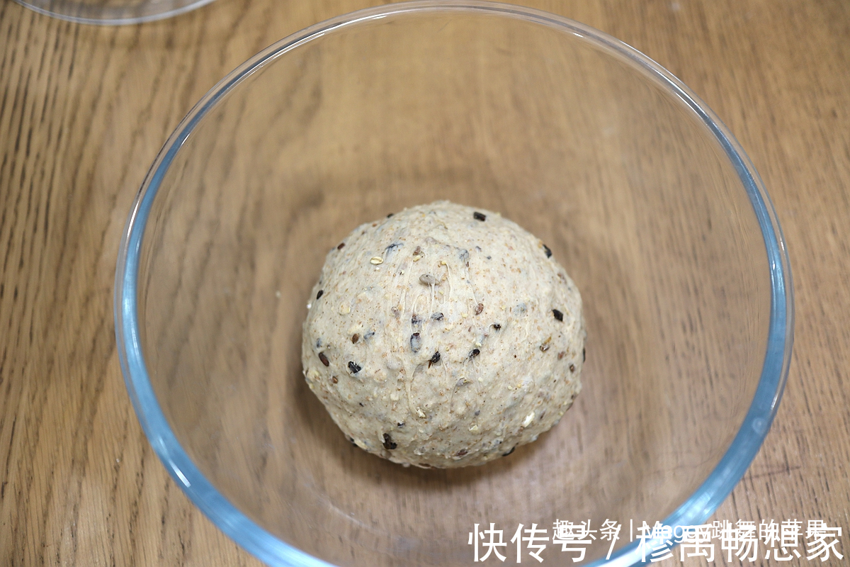 高筋面粉|在家烤欧包,拌拌揉揉烤烤,酥香焦脆又柔软,低脂早餐主食有了