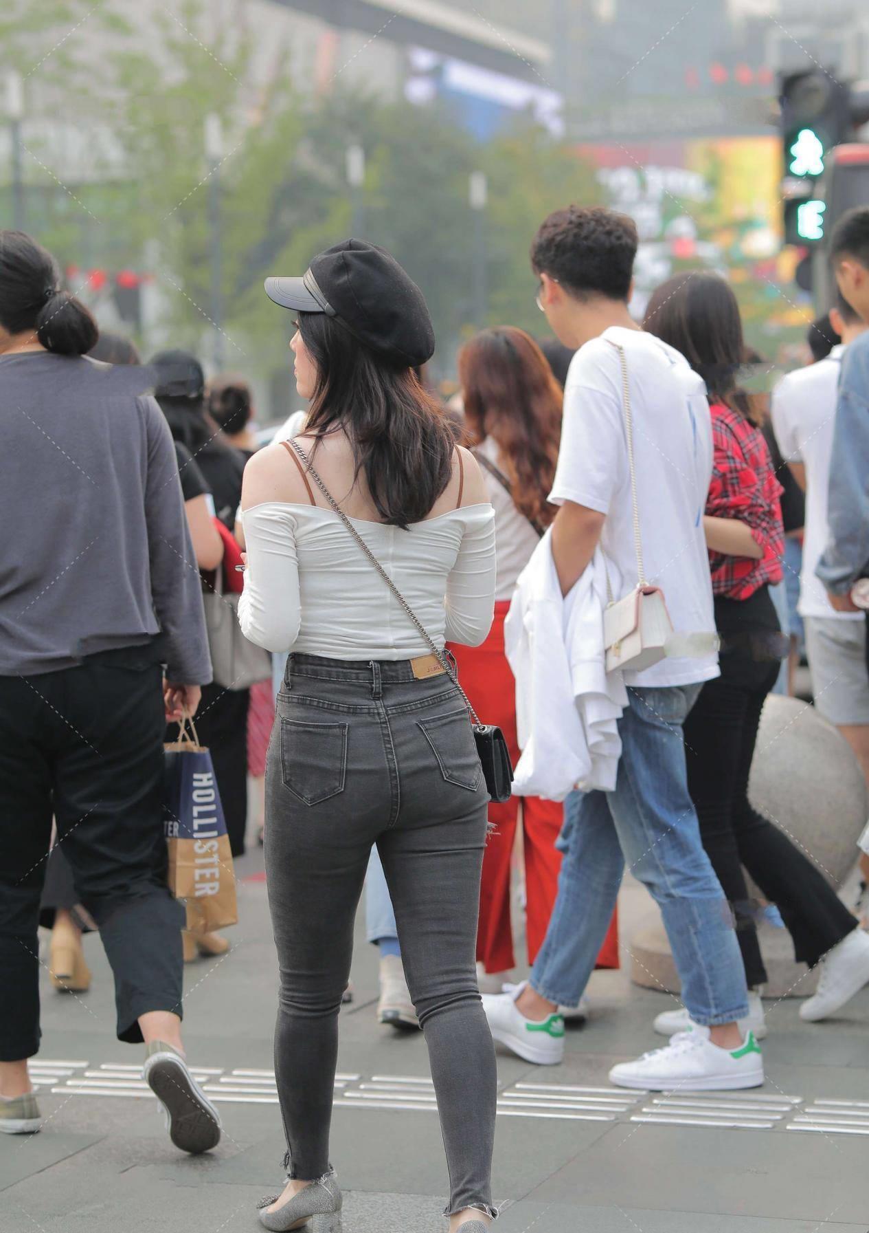 黑色|黑色时髦牛仔裤，简单大方，随便一搭配彰显出高级感