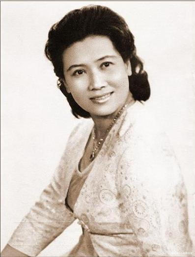 离世#2008年，因1万块朱逢博丈夫离世，骨灰放卧室，饭菜先给他