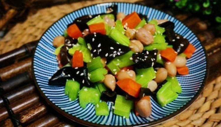  有益健康|超市常见的三种美食，值得吃一些，补血养颜，有益健康！