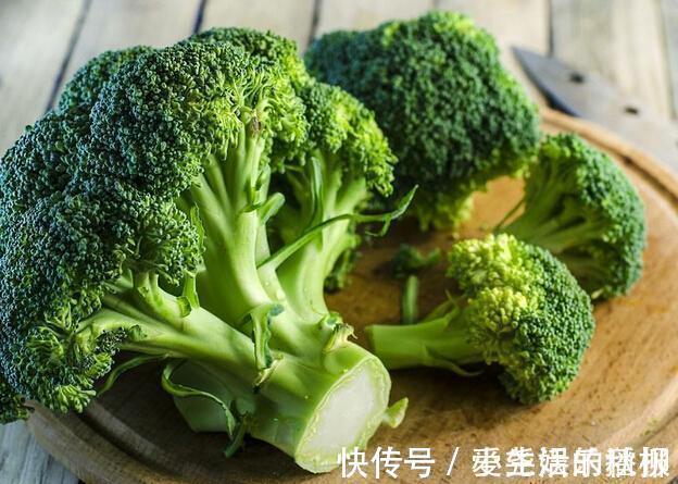 维生素c|女性担心老太快,可以多吃3种食物,淡化皱纹、美白护肤!