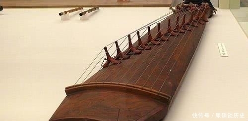 龙虎山发现悬棺,我考古人员用一招攀登上山崖,并在棺中发现秘密