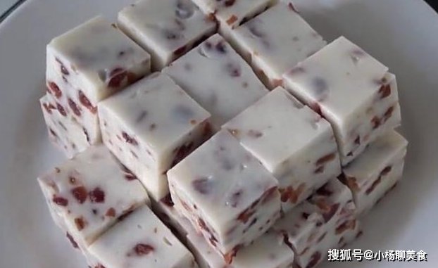 零食|夏天别吃冷饮了，试试用牛奶做成零食，香甜软糯，比冰淇淋还好吃