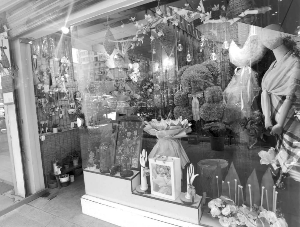 “口罩妆”意外带火了美甲