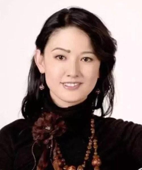 齐白石#她貌美惊人,画功了得,却因落款“白石孙女”,被喷“拼爷”