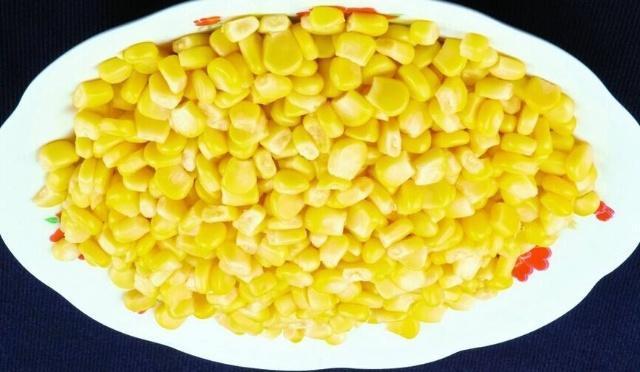 钓草鱼鱼口不佳，不妨试试这款水果窝料，制作简单钓草鱼有奇效