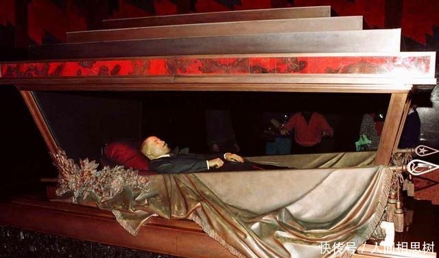 列宁|苏联宣告解体后,俄罗斯人纷纷提议拆除列宁墓,普京最终霸气拍板