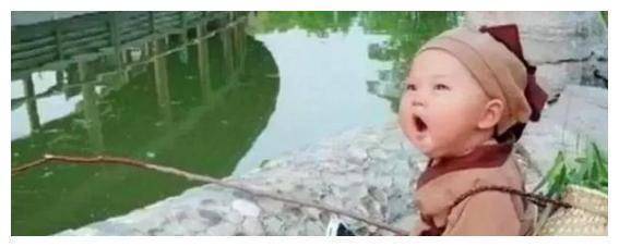 出差|妈妈出差放心不下宝宝,家人发来几张宝宝照片,大家笑翻了