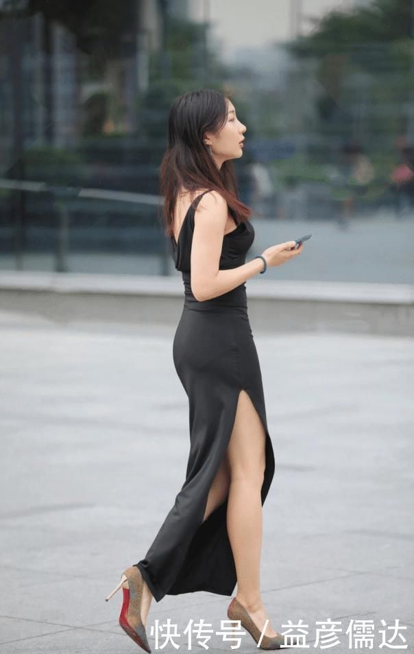不差事|成熟的女人穿裙子就是好看,连小伙看了都沦陷了