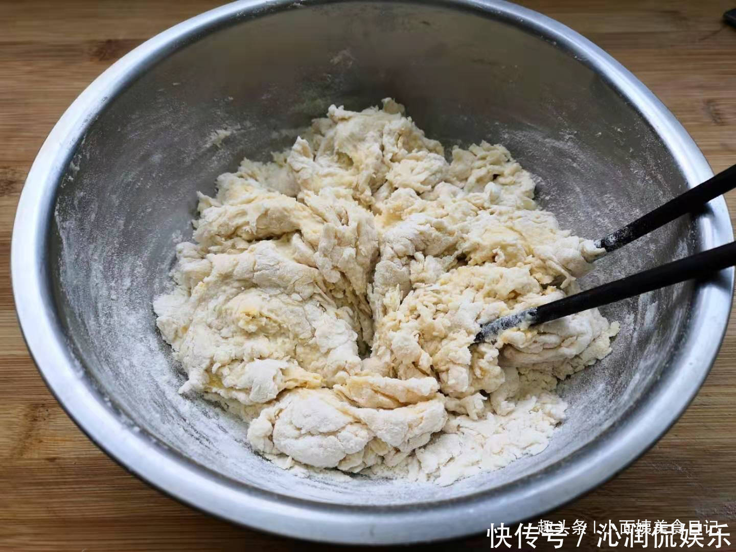 猪油|冬季,我家最爱这馅饼,又薄又软,一口气吃了四个还觉得不过瘾!