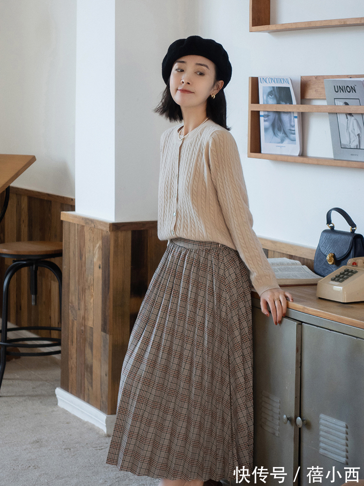 针织衫|多穿“半身裙”,搭配西装、针织衫时尚又优雅,秋季的最in存在