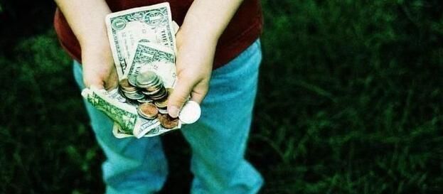 五角钱|父母的“控钱欲”,给孩子带来的伤害是无形的,千万别这样做