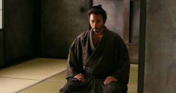 |搞笑外国人：吃货必备小妙招！偷吃零食还不被爸妈发现的技巧