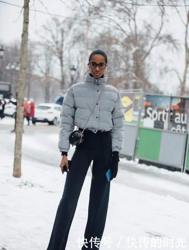 白色|冬季,羽绒服建议多穿这4种“颜色”,不仅时尚耐看,还特温暖