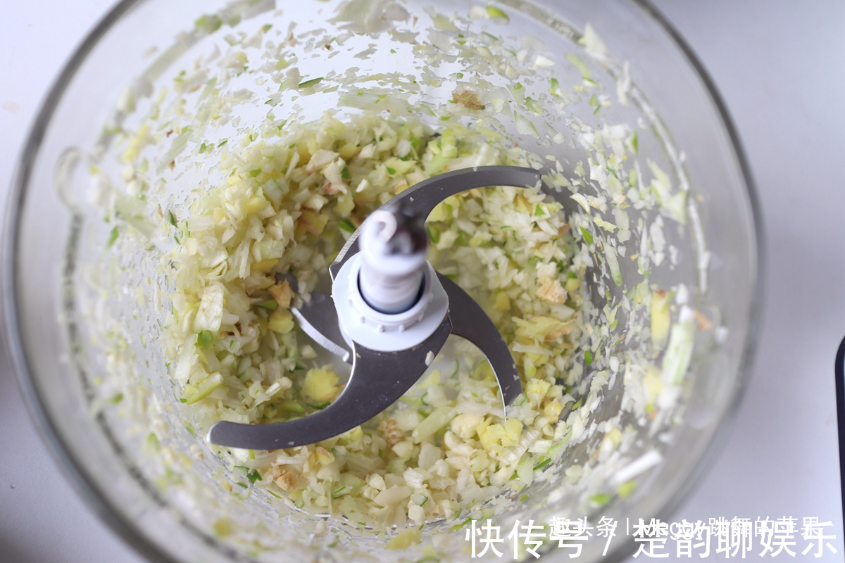 自制牛肉脆皮肠，零添加剂无色素，煮一锅吃一周，营养早餐不犯愁