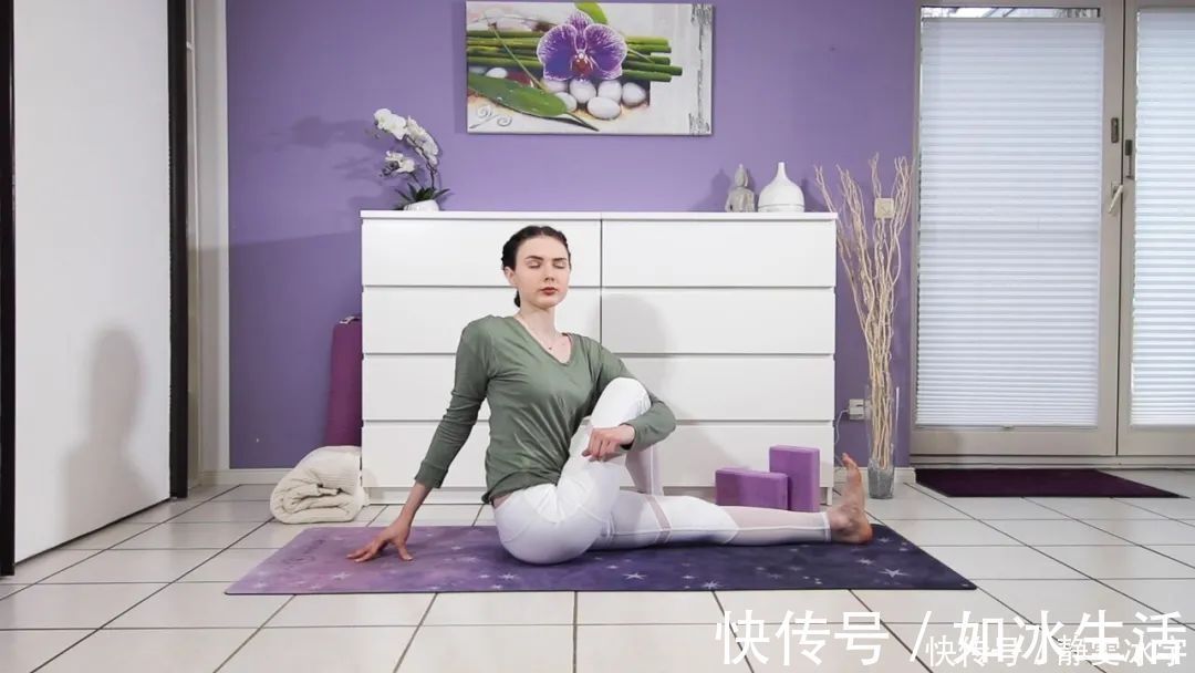 脚跟|10个适合居家练习的瑜伽体式，练完超级舒服