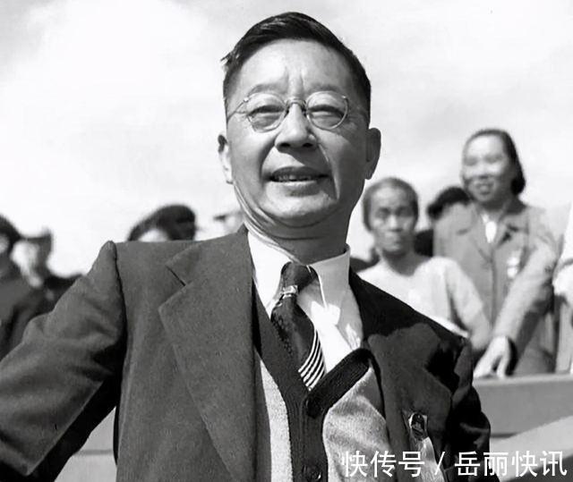 林斤澜#老舍跳湖前,在公园湖边坐了整整一天,是什么让他最终决定去死