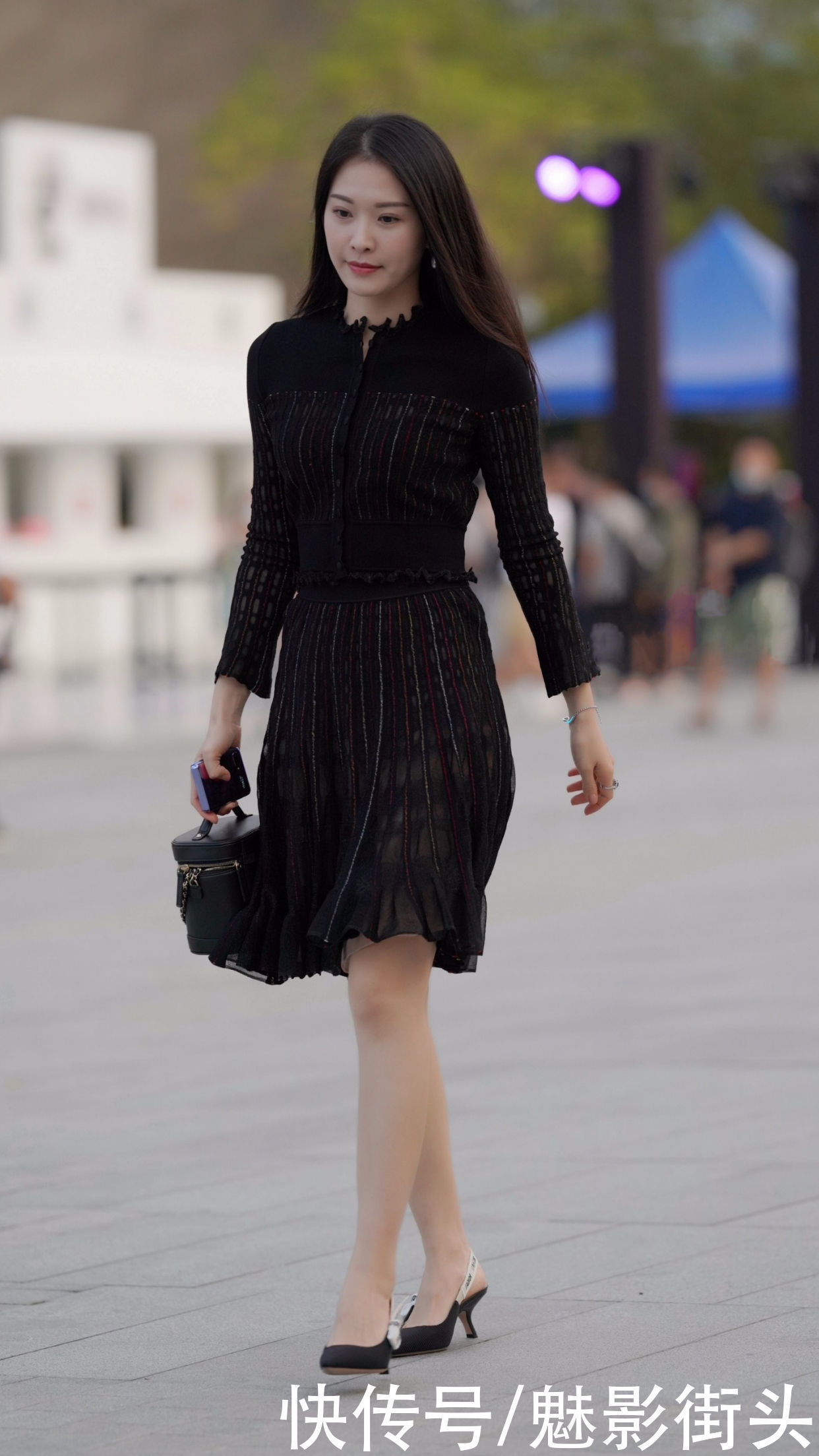 上衣|套装更适合职业女性,美女选择黑色两件套裙子,轻松穿出精致效果