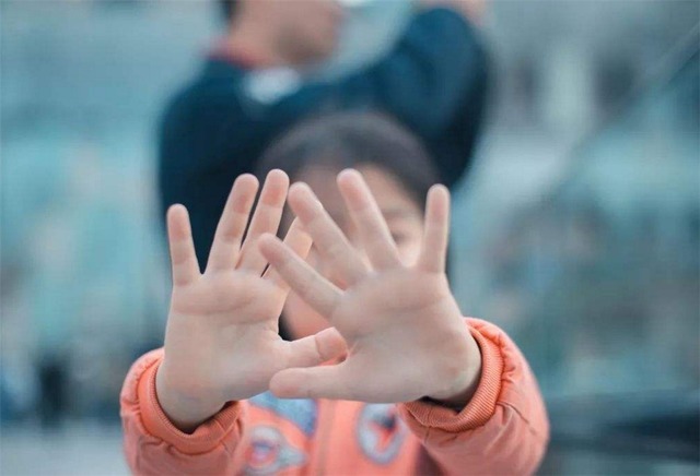 文雅|爸爸姓“朱”,给娃取了个“文雅”的名字,上学第一天却哭着回家