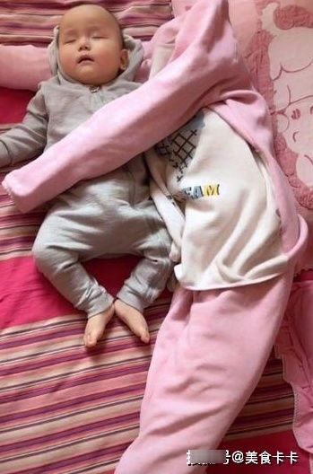 蒙混过关|一岁宝宝断奶,丈夫用“假妈妈”蒙混过关,真妈妈在一旁偷抹眼泪