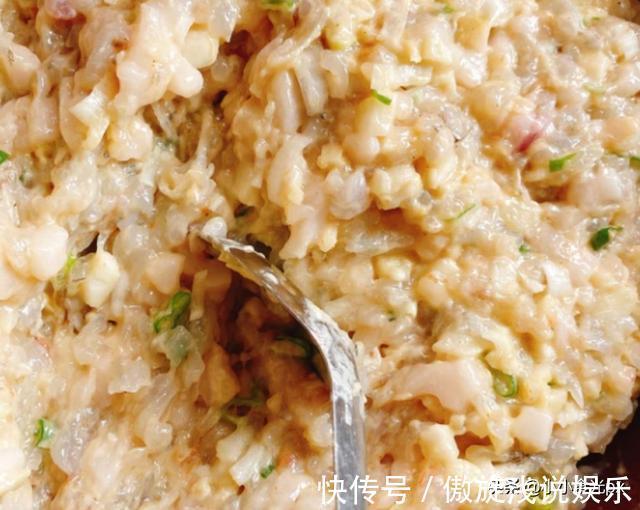 鲜虾|潮汕人超爱的鲜虾做法,色泽诱人,入口酥香,做法和配料还简单