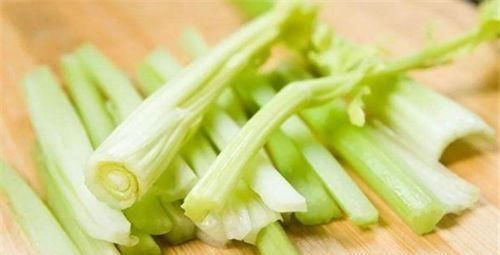 青梅果青梅果|人到中年，不妨多吃3種食物，排毒養顏，補氣補血，越活越年輕