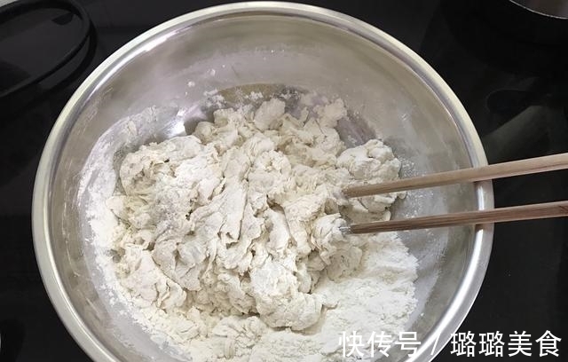 酥软|苹果新吃法,香甜酥软,做法简单,一口平底锅就能轻松搞定