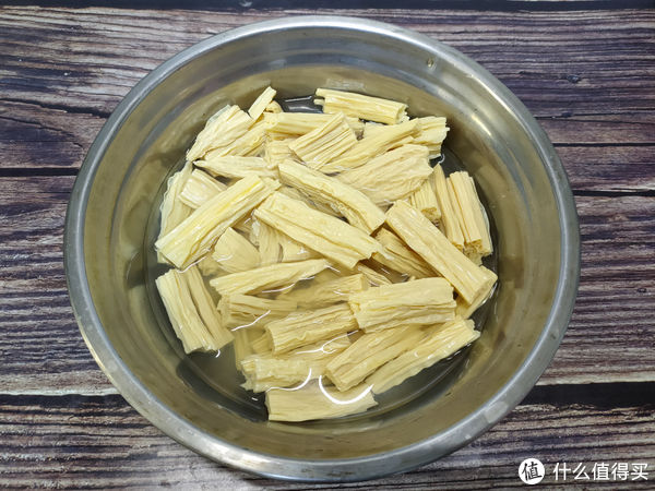 自从学会腐竹这个新做法,我家每周吃三次,麻辣鲜香、解馋又下饭