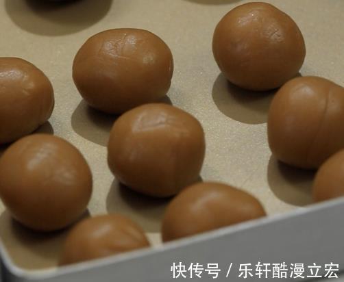 步骤|一斤板栗一碗面,配方比例全告诉你,教你做味道绝绝子的板栗月饼