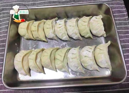  饺子|冬天，萝卜白菜靠边站，用它做馅包饺子，粉糯鲜香营养高，便宜好吃