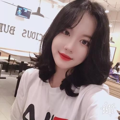 2021年最火的“短发气垫烫”发型，选这5款换上真的很好看