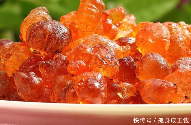 女性爱美,多吃2种“胶原蛋白”食物,效果比面膜好,60岁不显老