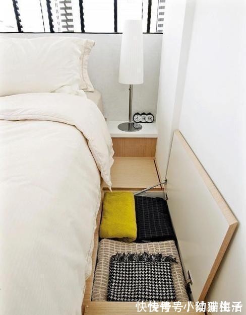 小卧室|小卧室早该舍弃床头柜,靠墙塞15公分宽薄柜,收纳何止多出2倍