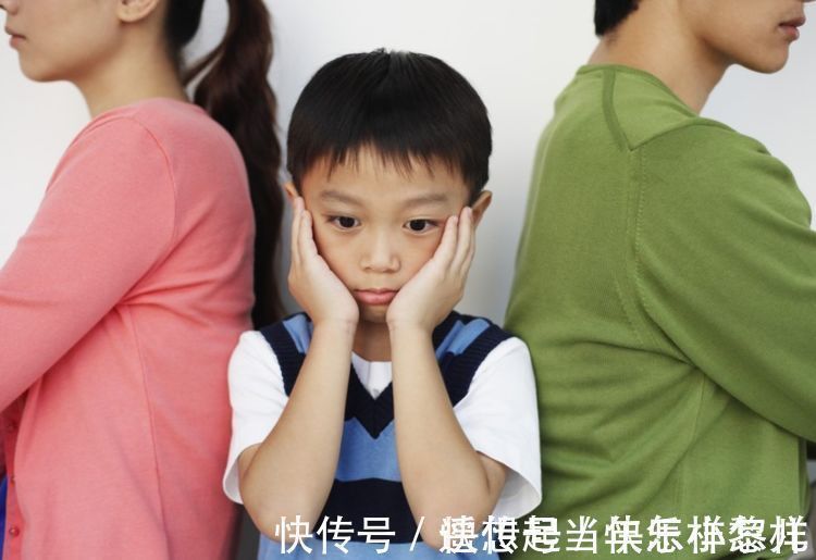 奶奶|4岁孙子睡觉总捂着头,奶奶半夜扒开头发,忍不住掉下眼泪