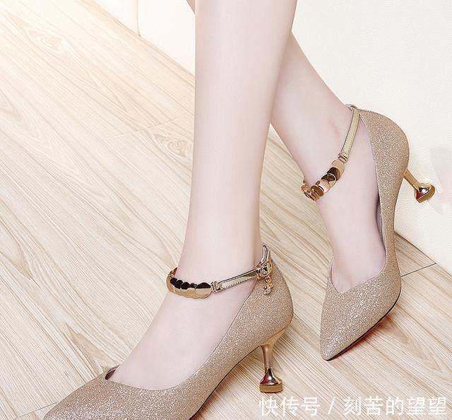 高跟单鞋 简约又不失个性,走路不累脚,让你爱上高跟鞋