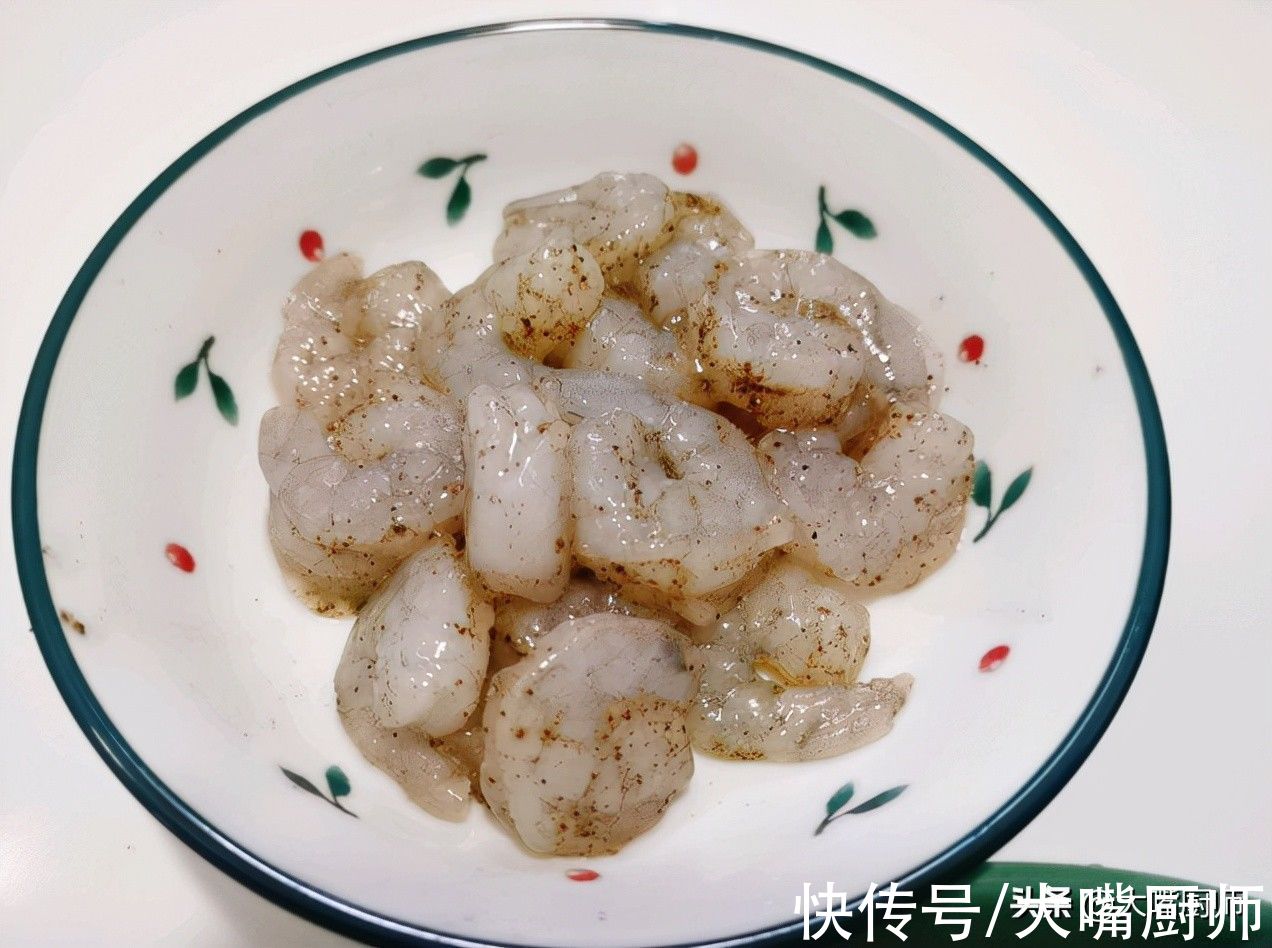 老师傅|炒西蓝花最忌焯水,老师傅教你一招,出锅鲜嫩翠绿,营养还入味