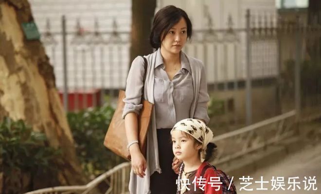 小琪|俩人是小学同学，一个18岁生娃一个38岁生娃，意外相遇差距着实大