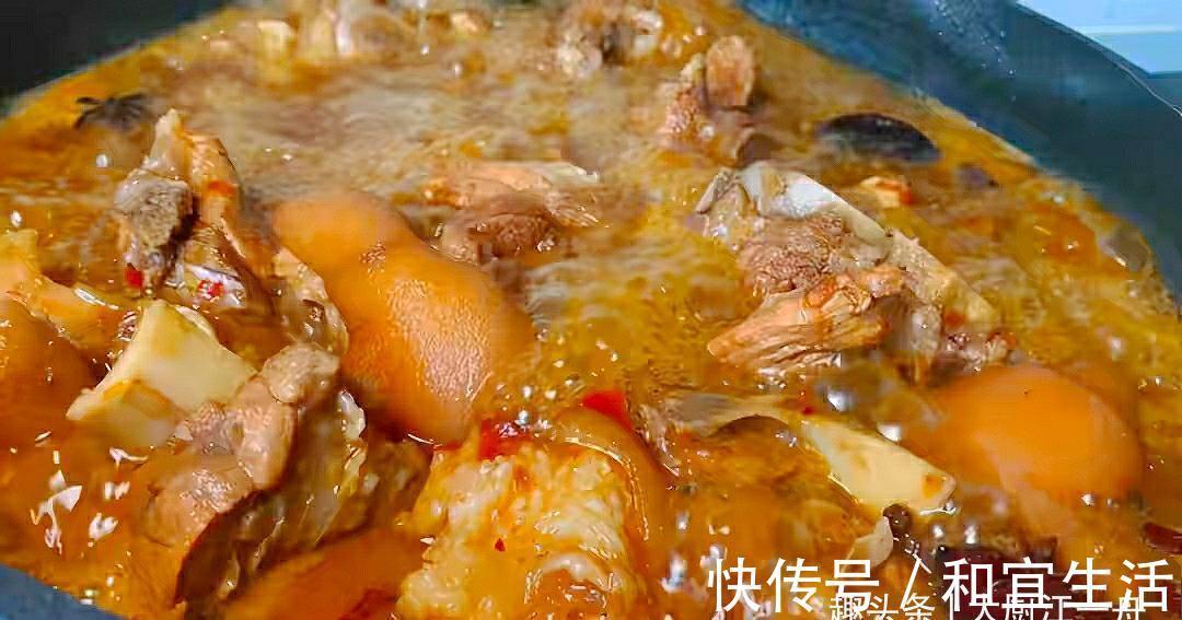 解馋|想吃酱大骨再不用去买啦，大厨教你在家做，肉烂脱骨，吃着真解馋